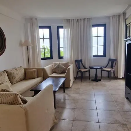 In The Cliff Bay Apartman *