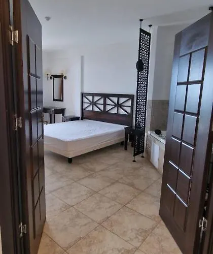 In The Cliff Bay Apartman