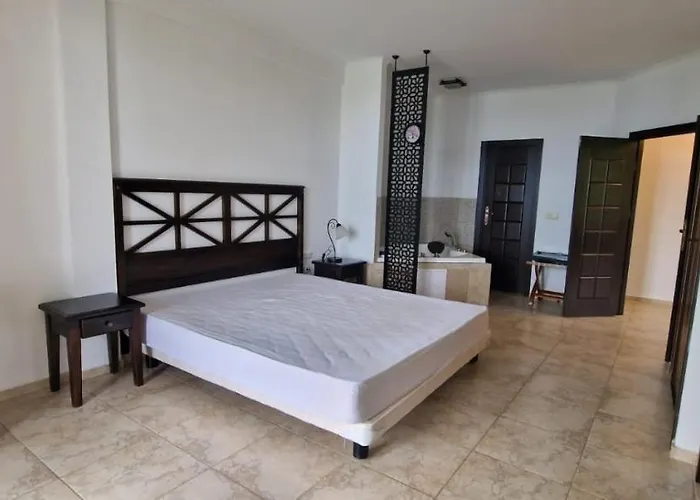 In The Cliff Bay Apartman Obzor