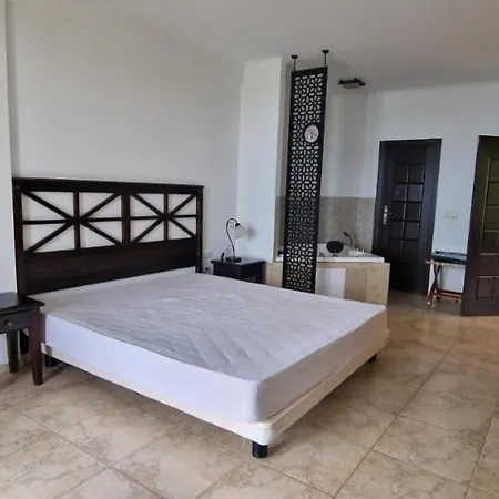 In The Cliff Bay Διαμέρισμα Obzor